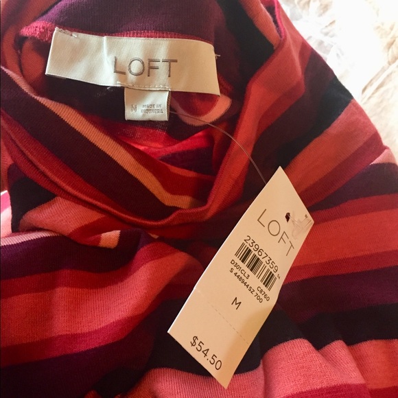 SOLD!!!   💝NWT Ann Taylor LOFT Red Striped Turtleneck Tee - Picture 5 of 6